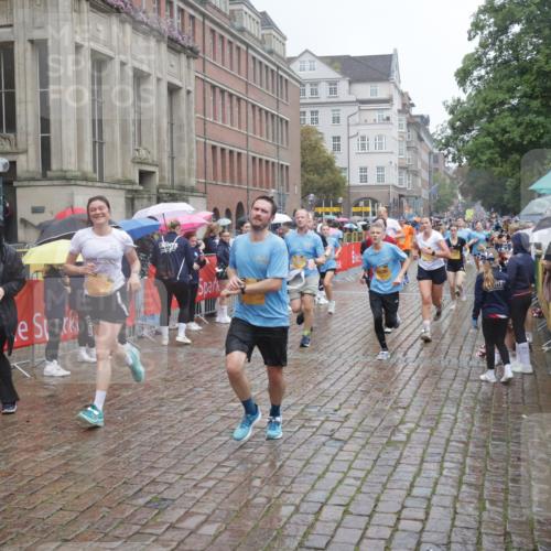 13.09.2026 - Kiel Lauf Yannick Fuchs http://msf.ph/oto/10410107 13.09.2026 10:40:55 Ziel 35, 393, 1342, 1427, 1971, 2052, 2499, 2561, 2818, 2898, 3257, 3415, 3464, 3535, 3841, 4131, 4431, 4712, 5043, 5319, 5388, 5509, 6301, 6504, 6793, 7499, 7655, 7931, 8246, 8414, 8435, 8955, 9268, 10919, 11069, 11275, 11885, 12131, 12474, 12625, 337, 837, 1037, 1096, 1123, 1125, 1408, 1422, 1434, 1475, 1603, 1793, 1874, 1985, 2052, 2096, 2145, 2844, 2942, 3339, 3524, 5018, 5086, 5473, 5568, 5846, 6100, 6397, 6632, 6635, 6709, 7081, 7522, 7537 meine-sportfotos.de
