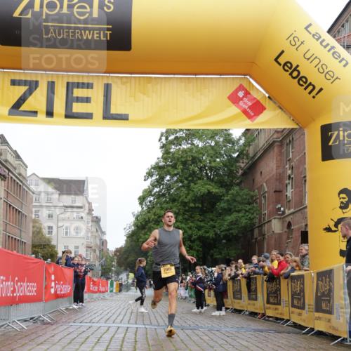 13.09.2026 - Kiel Lauf Yannick Fuchs http://msf.ph/oto/10410114 13.09.2026 09:32:36 Ziel 41, 44, 7958, 11683, 3728 meine-sportfotos.de