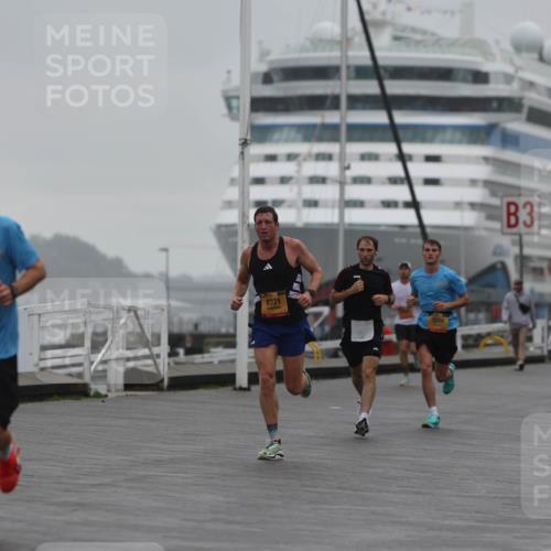 13.09.2026 - Kiel Lauf Andreas Tolksdorf http://msf.ph/oto/10410118 13.09.2026 11:43:03 Kiellinie 8333, 8371, 3 meine-sportfotos.de