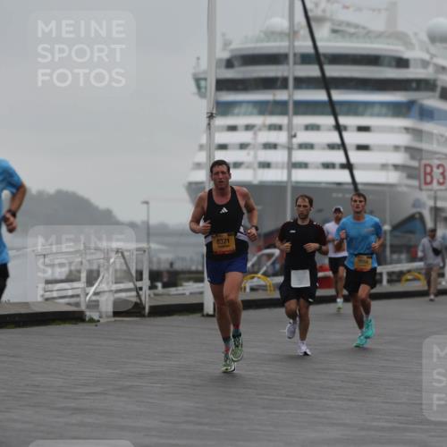 13.09.2026 - Kiel Lauf Andreas Tolksdorf http://msf.ph/oto/10410130 13.09.2026 11:43:03 Kiellinie 6333, 8371, 3884, 3 meine-sportfotos.de