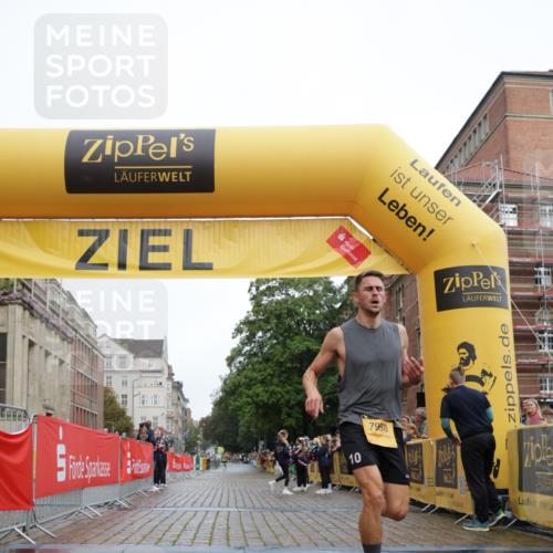 13.09.2026 - Kiel Lauf Yannick Fuchs http://msf.ph/oto/10410142 13.09.2026 09:32:37 Ziel 41, 44, 7958, 11683, 3728, 11516 meine-sportfotos.de