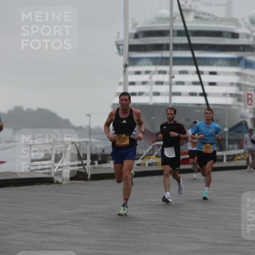 13.09.2026 - Kiel Lauf Andreas Tolksdorf http://msf.ph/oto/10410147 13.09.2026 11:43:03 Kiellinie 6333, 8371, 3884, 3 meine-sportfotos.de