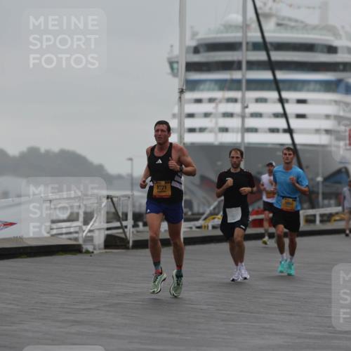 13.09.2026 - Kiel Lauf Andreas Tolksdorf http://msf.ph/oto/10410161 13.09.2026 11:43:03 Kiellinie 8371, 3884, 3 meine-sportfotos.de