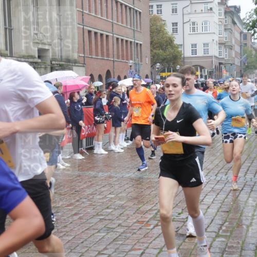 13.09.2026 - Kiel Lauf Yannick Fuchs http://msf.ph/oto/10410164 13.09.2026 10:40:59 Ziel 35, 1342, 1427, 1971, 2499, 2561, 2818, 2892, 2898, 3257, 3464, 3535, 4131, 4431, 4624, 4662, 4712, 5043, 5319, 5388, 5509, 6340, 6504, 7405, 7615, 7655, 8246, 8435, 8955, 9527, 9539, 10794, 11069, 11526, 11632, 11833, 11885, 12131, 12474, 12625, 337, 393, 837, 1037, 1123, 1125, 1408, 1422, 1434, 1475, 1603, 1793, 1874, 1985, 2052, 2096, 2844, 2942, 3339, 3415, 3524, 3841, 5018, 5086, 5473, 5568, 5846, 6100, 6301, 6397, 6504, 6632, 6635, 6709, 6793, 7081, 7499, 7522, 7537 meine-sportfotos.de