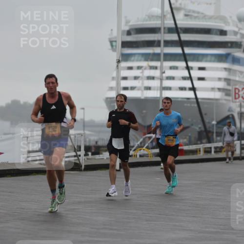 13.09.2026 - Kiel Lauf Andreas Tolksdorf http://msf.ph/oto/10410183 13.09.2026 11:43:04 Kiellinie 8371, 3884, 3 meine-sportfotos.de