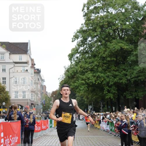 13.09.2026 - Kiel Lauf Yannick Fuchs http://msf.ph/oto/10410226 13.09.2026 09:33:21 Ziel 60, 6682, 7305, 8092, 60, 2162, 3728, 11516, 10404, 12831, 3728 meine-sportfotos.de