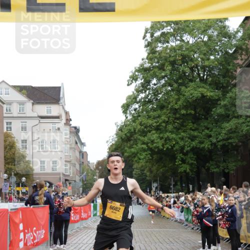 13.09.2026 - Kiel Lauf Yannick Fuchs http://msf.ph/oto/10410229 13.09.2026 09:33:21 Ziel 60, 6682, 7305, 8092, 60, 2162, 3728, 11516, 10404, 12831, 3728 meine-sportfotos.de