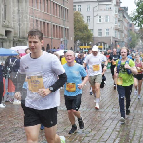 13.09.2026 - Kiel Lauf Yannick Fuchs http://msf.ph/oto/10410252 13.09.2026 10:41:03 Ziel 35, 1342, 1427, 1781, 1971, 2561, 2818, 2825, 2892, 2898, 3464, 3535, 3952, 4624, 4662, 4712, 4797, 5043, 5319, 5388, 5509, 6340, 6565, 7405, 7615, 8246, 8955, 9349, 9527, 9539, 10680, 10794, 11526, 11632, 11833, 11885, 12131, 12474, 12625, 337, 393, 837, 1037, 1123, 1125, 1427, 1603, 1793, 1971, 1985, 2052, 2096, 2499, 2942, 3257, 3339, 3415, 3524, 3841, 4131, 4431, 4712, 5018, 5086, 5473, 5568, 5846, 6301, 6397, 6504, 6632, 6635, 6709, 6793, 7499, 7537, 7655 meine-sportfotos.de