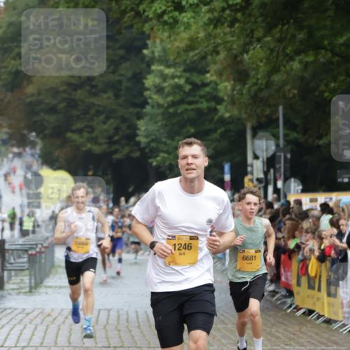 13.09.2026 - Kiel Lauf Yannick Fuchs http://msf.ph/oto/10410338 13.09.2026 09:33:44 Ziel 1246, 6681, 10069, 10404, 12831, 60, 6682, 7305, 8092, 10404, 5040, 7588, 10864, 60, 2162 meine-sportfotos.de