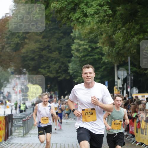 13.09.2026 - Kiel Lauf Yannick Fuchs http://msf.ph/oto/10410345 13.09.2026 09:33:45 Ziel 1246, 6681, 10069, 12831, 60, 6682, 7305, 8092, 10404, 5040, 7588, 10864, 11791, 60, 2162 meine-sportfotos.de