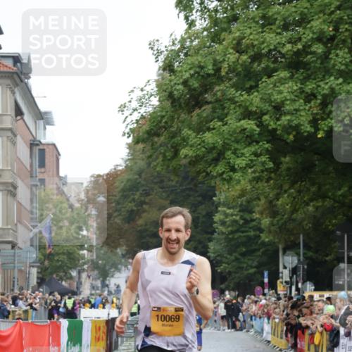 13.09.2026 - Kiel Lauf Yannick Fuchs http://msf.ph/oto/10410370 13.09.2026 09:33:49 Ziel 1246, 6681, 7588, 10069, 6682, 7305, 8092, 10404, 12831, 5040, 10864, 11791, 60 meine-sportfotos.de