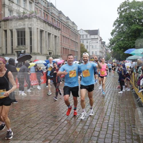 13.09.2026 - Kiel Lauf Yannick Fuchs http://msf.ph/oto/10410415 13.09.2026 10:41:12 Ziel 973, 1704, 1781, 1785, 2825, 2892, 3363, 3952, 4286, 4527, 4624, 4662, 4691, 4797, 5916, 6340, 6461, 6565, 6654, 7405, 7615, 8155, 9349, 9398, 9527, 9539, 10066, 10680, 10794, 11228, 11526, 11632, 12035, 12494, 35, 337, 393, 837, 1037, 1342, 1427, 1603, 1971, 2052, 2096, 2499, 2561, 2818, 2898, 3257, 3415, 3464, 3524, 3535, 3841, 4131, 4431, 4624, 4712, 5043, 5319, 5388, 5509, 6301, 6397, 6504, 6709, 6793, 7499, 7655, 8246, 8955, 827, 849, 1985, 3339, 5086, 6632 meine-sportfotos.de