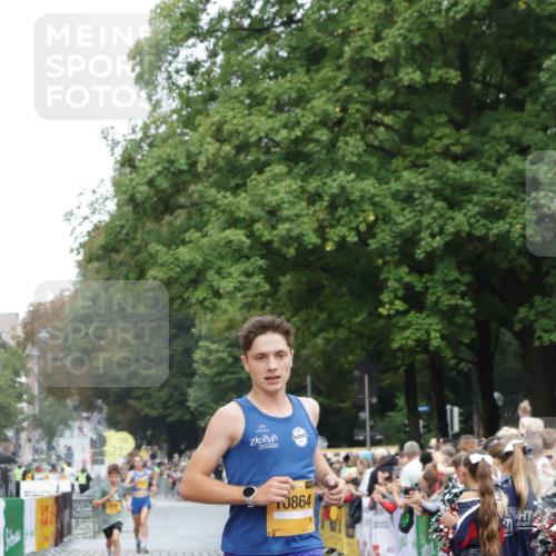 13.09.2026 - Kiel Lauf Yannick Fuchs http://msf.ph/oto/10410427 13.09.2026 09:33:59 Ziel 5040, 7588, 10864, 1246, 6681, 7305, 8092, 10069, 10404, 12831, 11791, 6682, 7305, 8092 meine-sportfotos.de