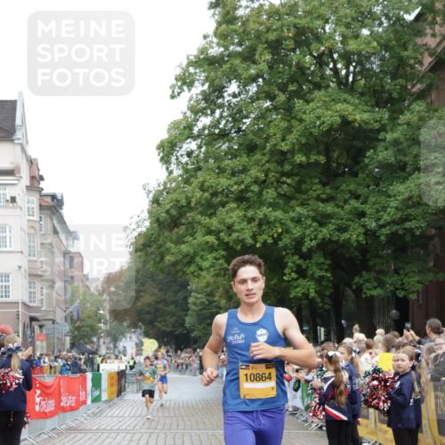 13.09.2026 - Kiel Lauf Yannick Fuchs http://msf.ph/oto/10410438 13.09.2026 09:33:59 Ziel 5040, 7588, 10864, 1246, 6681, 7305, 8092, 10069, 10404, 12831, 11791, 6682, 7305, 8092 meine-sportfotos.de