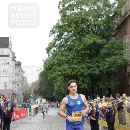 13.09.2026 - Kiel Lauf Yannick Fuchs http://msf.ph/oto/10410442 13.09.2026 09:33:59 Ziel 5040, 7588, 10864, 1246, 6681, 7305, 8092, 10069, 10404, 12831, 11791, 6682, 7305, 8092 meine-sportfotos.de