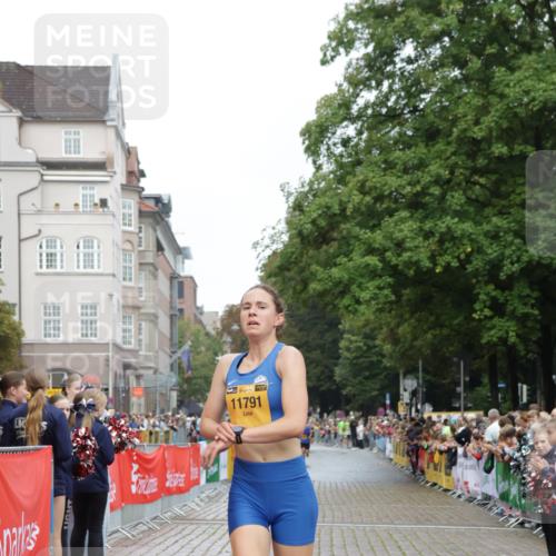13.09.2026 - Kiel Lauf Yannick Fuchs http://msf.ph/oto/10410459 13.09.2026 09:34:08 Ziel 5040, 11791, 1246, 6681, 7588, 10069, 10404, 10864, 12831, 3679, 5332, 5815, 7743, 10404, 12831 meine-sportfotos.de