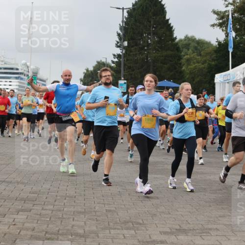 13.09.2026 - Kiel Lauf Andreas Tolksdorf http://msf.ph/oto/10410471 13.09.2026 10:01:32 Kiellinie 8238, 7066, 1910, 9684 meine-sportfotos.de