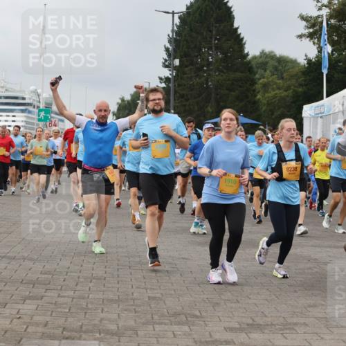 13.09.2026 - Kiel Lauf Andreas Tolksdorf http://msf.ph/oto/10410485 13.09.2026 10:01:33 Kiellinie 13, 4, 39, 1910, 8238, 9684, 7066 meine-sportfotos.de