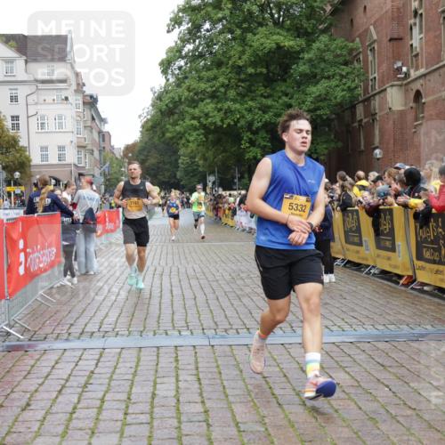 13.09.2026 - Kiel Lauf Yannick Fuchs http://msf.ph/oto/10410514 13.09.2026 09:34:23 Ziel 3679, 5332, 5815, 7743, 5040, 7588, 10069, 10864, 11791, 12278, 1246, 6681, 10069 meine-sportfotos.de