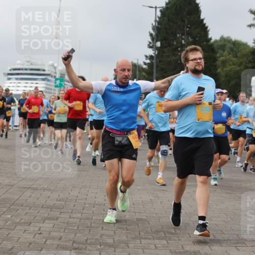 13.09.2026 - Kiel Lauf Andreas Tolksdorf http://msf.ph/oto/10410560 13.09.2026 10:01:34 Kiellinie 11910, 443, 350, 39, 3399, 1370, 38, 1910 meine-sportfotos.de