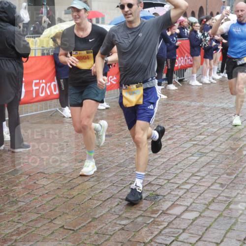 13.09.2026 - Kiel Lauf Yannick Fuchs http://msf.ph/oto/10410602 13.09.2026 10:41:22 Ziel 67, 849, 1494, 1704, 1785, 1933, 2388, 2531, 2647, 3363, 3960, 4062, 4436, 4527, 4732, 5335, 5726, 5753, 5839, 6461, 6654, 6993, 8155, 9398, 9455, 9947, 10066, 10307, 10739, 10867, 10883, 11228, 11333, 12034, 12035, 35, 973, 1342, 1427, 1781, 1971, 2499, 2561, 2818, 2825, 2892, 2898, 3257, 3415, 3464, 3535, 3841, 3952, 4131, 4286, 4431, 4527, 4624, 4662, 4691, 4712, 4797, 5043, 5319, 5388, 5509, 5916, 6301, 6340, 6504, 6565, 6793, 7405, 7615, 7655, 8246, 8955, 9349, 827 meine-sportfotos.de