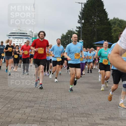 13.09.2026 - Kiel Lauf Andreas Tolksdorf http://msf.ph/oto/10410615 13.09.2026 10:01:35 Kiellinie 11910, 11098, 25, 3979 meine-sportfotos.de