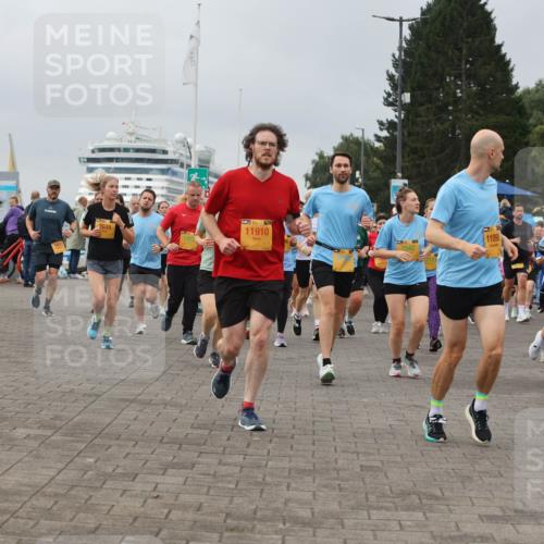 13.09.2026 - Kiel Lauf Andreas Tolksdorf http://msf.ph/oto/10410650 13.09.2026 10:01:36 Kiellinie 2035, 11910, 11098, 3979 meine-sportfotos.de