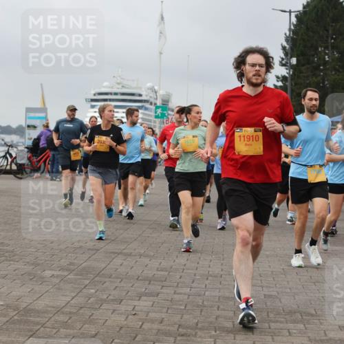 13.09.2026 - Kiel Lauf Andreas Tolksdorf http://msf.ph/oto/10410683 13.09.2026 10:01:37 Kiellinie 9433, 2035, 4, 1619, 38, 11910 meine-sportfotos.de