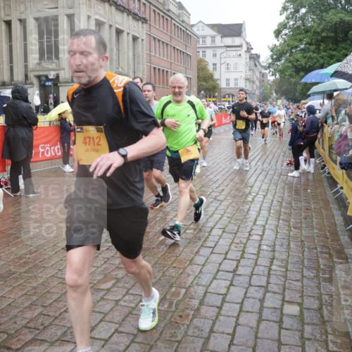 13.09.2026 - Kiel Lauf Yannick Fuchs http://msf.ph/oto/10410697 13.09.2026 10:41:27 Ziel 67, 827, 849, 1183, 1241, 1494, 1704, 1933, 2388, 2531, 2647, 3960, 4062, 4436, 4732, 4976, 5058, 5335, 5726, 5753, 5839, 6993, 9455, 9947, 10066, 10307, 10739, 10867, 10883, 11333, 11586, 11813, 12034, 12039, 35, 973, 1342, 1427, 1704, 1781, 1785, 1971, 2561, 2818, 2825, 2892, 2898, 3257, 3363, 3464, 3535, 3952, 4131, 4286, 4527, 4624, 4662, 4691, 4712, 4797, 5043, 5319, 5388, 5509, 5916, 6340, 6461, 6565, 6654, 7405, 7615, 7655, 8155, 8246, 8955, 9349, 9398, 10066 meine-sportfotos.de
