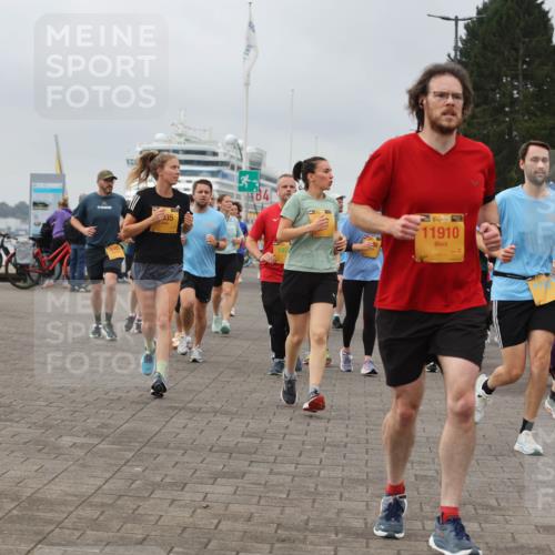 13.09.2026 - Kiel Lauf Andreas Tolksdorf http://msf.ph/oto/10410700 13.09.2026 10:01:37 Kiellinie 35, 3, 4, 38, 11910 meine-sportfotos.de