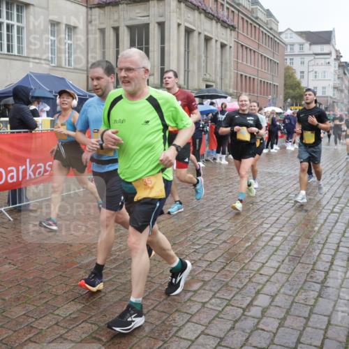 13.09.2026 - Kiel Lauf Yannick Fuchs http://msf.ph/oto/10410724 13.09.2026 10:41:28 Ziel 67, 827, 849, 1183, 1241, 1494, 1933, 2388, 2531, 2647, 3960, 4062, 4436, 4732, 4976, 5058, 5335, 5726, 5753, 5839, 6993, 9455, 9567, 9947, 10307, 10579, 10739, 10867, 10883, 11333, 11586, 11813, 12034, 12039, 35, 973, 1342, 1427, 1704, 1781, 1785, 1971, 2561, 2818, 2825, 2892, 2898, 3363, 3464, 3535, 3952, 4286, 4527, 4624, 4662, 4691, 4712, 4797, 5043, 5319, 5388, 5509, 5916, 6340, 6461, 6565, 6654, 7405, 7615, 8155, 8246, 8955, 9349, 9398, 9947, 10066 meine-sportfotos.de