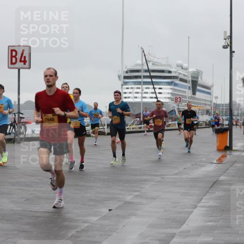 13.09.2026 - Kiel Lauf Andreas Tolksdorf http://msf.ph/oto/10410740 13.09.2026 11:43:40 Kiellinie 3774, 4, 7946, 2572, 731, 3 meine-sportfotos.de