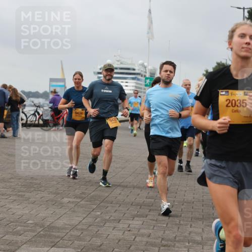 13.09.2026 - Kiel Lauf Andreas Tolksdorf http://msf.ph/oto/10410812 13.09.2026 10:01:40 Kiellinie 9434, 9433, 38, 2035 meine-sportfotos.de
