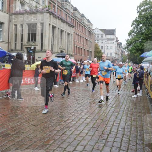 13.09.2026 - Kiel Lauf Yannick Fuchs http://msf.ph/oto/10410816 13.09.2026 10:41:33 Ziel 67, 214, 604, 827, 849, 1183, 1241, 1494, 1772, 1933, 2531, 2532, 2647, 3329, 3330, 3960, 4062, 4976, 5058, 5335, 5726, 6993, 9369, 9455, 9567, 10575, 10579, 10867, 11461, 11586, 11610, 11813, 12034, 12039, 12419, 973, 1494, 1704, 1781, 1785, 2388, 2647, 2825, 2892, 2898, 3363, 3464, 3952, 4286, 4436, 4527, 4624, 4662, 4691, 4732, 4797, 5319, 5509, 5753, 5839, 5916, 6340, 6461, 6565, 6654, 7405, 7615, 8155, 8246, 9349, 9398, 9947, 10066, 10307 meine-sportfotos.de