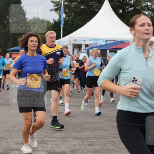 13.09.2026 - Kiel Lauf Andreas Tolksdorf http://msf.ph/oto/10410826 13.09.2026 10:01:44 Kiellinie 15417, 38, 4745, 9297 meine-sportfotos.de