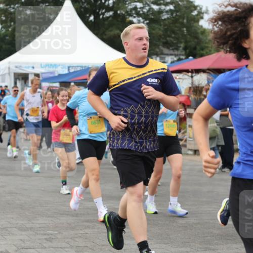 13.09.2026 - Kiel Lauf Andreas Tolksdorf http://msf.ph/oto/10410863 13.09.2026 10:01:45 Kiellinie 3886, 6631, 12499, 38, 4745 meine-sportfotos.de