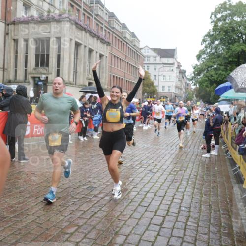 13.09.2026 - Kiel Lauf Yannick Fuchs http://msf.ph/oto/10410915 13.09.2026 10:41:39 Ziel 214, 604, 811, 827, 1183, 1241, 1445, 1772, 2387, 2532, 3249, 3329, 3330, 3351, 4959, 4976, 5058, 5108, 5158, 6960, 9364, 9369, 9395, 9567, 10273, 10575, 10579, 10960, 11336, 11461, 11484, 11586, 11610, 11813, 11858, 12419, 67, 827, 849, 973, 1494, 1704, 1781, 1785, 1933, 2388, 2531, 2647, 2825, 3363, 3952, 3960, 4062, 4286, 4436, 4527, 4662, 4691, 4732, 4797, 4976, 5335, 5726, 5753, 5839, 5916, 6461, 6565, 6654, 6993, 8155, 9349, 9398, 9947, 10066, 10307 meine-sportfotos.de