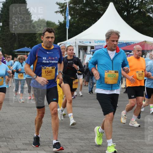 13.09.2026 - Kiel Lauf Andreas Tolksdorf http://msf.ph/oto/10410921 13.09.2026 10:01:48 Kiellinie 38, 3113, 39, 2490, 9108, 38, 1541, 1068, 39, 8622, 3933, 2245 meine-sportfotos.de