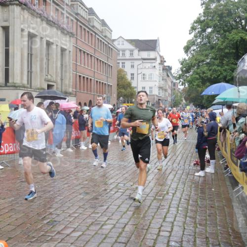 13.09.2026 - Kiel Lauf Yannick Fuchs http://msf.ph/oto/10410958 13.09.2026 10:41:41 Ziel 214, 604, 698, 811, 1183, 1241, 1445, 1772, 2387, 2532, 3249, 3329, 3330, 3351, 4895, 4959, 5058, 5108, 5158, 6165, 6960, 7363, 7403, 9364, 9369, 9395, 9567, 10273, 10575, 10579, 10960, 11336, 11461, 11484, 11530, 11586, 11610, 11858, 12419, 67, 827, 849, 973, 1183, 1241, 1494, 1704, 1781, 1785, 1933, 2388, 2531, 2647, 2825, 3363, 3952, 3960, 4062, 4286, 4436, 4527, 4691, 4732, 4976, 5058, 5335, 5726, 5753, 5839, 5916, 6461, 6654, 6993, 8155, 9349, 9398, 9947, 10066, 10307 meine-sportfotos.de