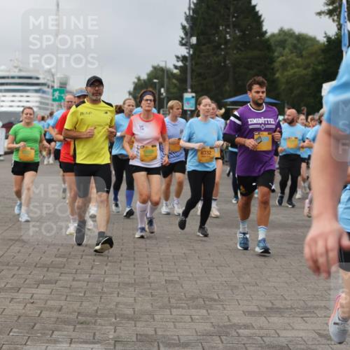 13.09.2026 - Kiel Lauf Andreas Tolksdorf http://msf.ph/oto/10410959 13.09.2026 10:01:50 Kiellinie 5668, 6332, 3 meine-sportfotos.de