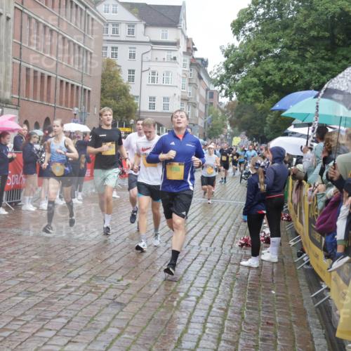 13.09.2026 - Kiel Lauf Yannick Fuchs http://msf.ph/oto/10411011 13.09.2026 10:41:49 Ziel 698, 811, 1206, 1330, 1445, 1507, 2013, 2387, 2535, 2547, 2927, 3249, 3351, 4559, 4895, 4959, 5108, 5158, 6165, 6564, 6917, 6960, 7363, 7403, 8151, 8549, 8937, 9364, 9395, 9526, 10273, 10589, 10790, 10960, 11336, 11484, 11530, 11659, 11858, 11916, 67, 214, 604, 827, 849, 1183, 1241, 1494, 1704, 1772, 1785, 1933, 2388, 2531, 2532, 2647, 3329, 3330, 3363, 3960, 4062, 4436, 4732, 4959, 4976, 5058, 5108, 5335, 5726, 5753, 5839, 6993, 8155, 9398, 9947, 10066, 10307, 150, 1704 meine-sportfotos.de