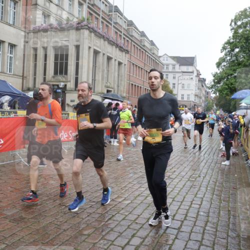 13.09.2026 - Kiel Lauf Yannick Fuchs http://msf.ph/oto/10411019 13.09.2026 10:42:00 Ziel 580, 1206, 1416, 1755, 2013, 2375, 2535, 2547, 2667, 2819, 3188, 3212, 3372, 3985, 4559, 4604, 5265, 5322, 5749, 6175, 6236, 6656, 6917, 7051, 7923, 8547, 8549, 8937, 8981, 9147, 9391, 9526, 9595, 9912, 9920, 10589, 10725, 10790, 10877, 11021, 11659, 11916, 12639, 67, 214, 604, 698, 811, 827, 849, 1183, 1241, 1330, 1445, 1507, 1772, 2387, 2531, 2532, 2927, 3249, 3329, 3330, 3351, 4895, 4959, 4976, 5058, 5108, 5158, 5335, 5726, 6165, 6564, 6960, 6993, 150, 239 meine-sportfotos.de