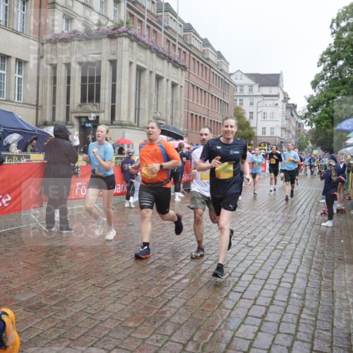 13.09.2026 - Kiel Lauf Yannick Fuchs http://msf.ph/oto/10411045 13.09.2026 10:42:02 Ziel 150, 580, 1416, 1755, 2013, 2375, 2535, 2665, 2667, 2819, 3188, 3212, 3372, 3985, 4399, 4475, 4513, 4559, 4604, 5265, 5322, 5669, 5749, 6175, 6236, 6587, 6656, 6917, 7051, 7923, 8547, 8549, 8981, 9147, 9391, 9595, 9912, 9920, 10452, 10589, 10725, 10790, 10877, 11021, 11916, 12639, 214, 604, 698, 811, 827, 1183, 1206, 1241, 1330, 1445, 1507, 1772, 2387, 2531, 2532, 2547, 2927, 3249, 3329, 3330, 3351, 4895, 4959, 4976, 5058, 5108, 5158, 6165, 6564, 6960, 239, 2224, 2314 meine-sportfotos.de