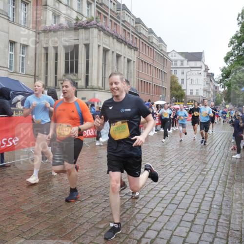 13.09.2026 - Kiel Lauf Yannick Fuchs http://msf.ph/oto/10411055 13.09.2026 10:42:02 Ziel 150, 580, 1416, 1755, 2013, 2375, 2535, 2665, 2667, 2819, 3188, 3212, 3372, 3985, 4399, 4475, 4513, 4559, 4604, 5265, 5322, 5669, 5749, 6175, 6236, 6587, 6656, 6917, 7051, 7923, 8547, 8549, 8981, 9147, 9391, 9595, 9912, 9920, 10452, 10589, 10725, 10790, 10877, 11021, 11916, 12639, 214, 604, 698, 811, 827, 1183, 1206, 1241, 1330, 1445, 1507, 1772, 2387, 2531, 2532, 2547, 2927, 3249, 3329, 3330, 3351, 4895, 4959, 4976, 5058, 5108, 5158, 6165, 6564, 6960, 239, 2224, 2314 meine-sportfotos.de