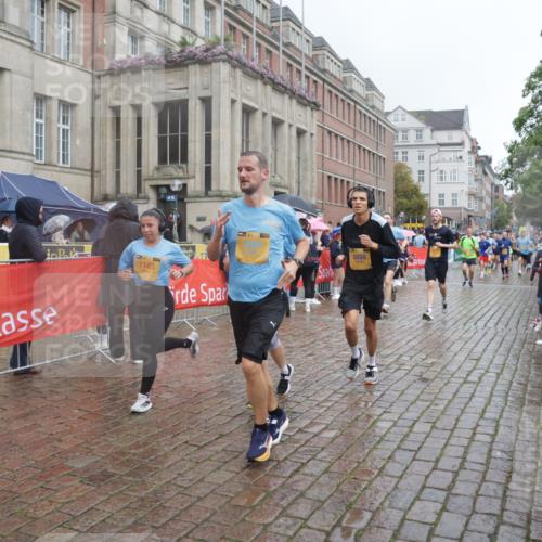 13.09.2026 - Kiel Lauf Yannick Fuchs http://msf.ph/oto/10411082 13.09.2026 10:42:05 Ziel 150, 580, 1416, 1755, 2375, 2665, 2667, 2819, 3188, 3212, 3372, 3985, 4399, 4475, 4513, 4604, 5155, 5265, 5322, 5669, 5749, 6175, 6236, 6587, 6656, 7051, 7475, 7923, 8034, 8547, 8981, 9147, 9391, 9595, 9912, 9920, 10452, 10725, 10877, 11021, 12639, 214, 604, 698, 811, 1183, 1206, 1241, 1330, 1445, 1507, 1772, 2013, 2387, 2532, 2535, 2547, 2927, 3249, 3329, 3330, 3351, 4559, 4895, 4959, 5058, 5108, 5158, 6165, 6564, 6656, 6917, 6960, 239, 2224, 2314 meine-sportfotos.de