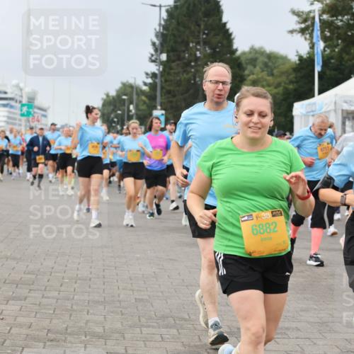 13.09.2026 - Kiel Lauf Andreas Tolksdorf http://msf.ph/oto/10411085 13.09.2026 10:01:53 Kiellinie 6717, 38, 6882 meine-sportfotos.de