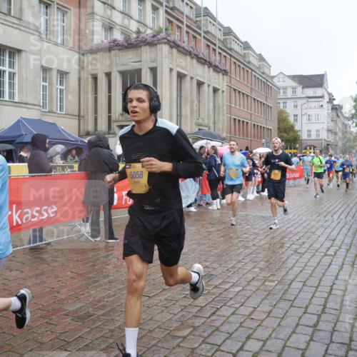 13.09.2026 - Kiel Lauf Yannick Fuchs http://msf.ph/oto/10411089 13.09.2026 10:42:06 Ziel 150, 580, 1416, 1755, 2375, 2665, 2667, 2819, 3188, 3212, 3372, 3985, 4399, 4475, 4513, 4604, 5155, 5265, 5322, 5669, 5749, 6175, 6236, 6587, 7051, 7475, 7923, 8034, 8547, 9147, 9391, 9420, 9595, 9912, 9920, 10452, 10725, 10877, 11021, 12639, 214, 604, 698, 811, 1183, 1206, 1241, 1330, 1416, 1445, 1507, 1772, 2013, 2375, 2387, 2532, 2535, 2547, 2667, 2927, 3249, 3329, 3330, 3351, 4559, 4895, 4959, 5058, 5108, 5158, 6165, 6564, 6656, 6917, 6960, 239, 1638, 2224, 2314 meine-sportfotos.de
