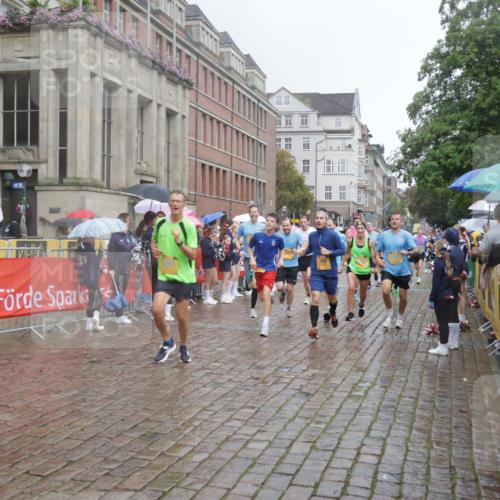 13.09.2026 - Kiel Lauf Yannick Fuchs http://msf.ph/oto/10411129 13.09.2026 10:42:09 Ziel 150, 294, 1755, 2665, 2819, 2972, 3212, 3372, 3985, 4399, 4475, 4513, 4604, 5155, 5669, 5749, 6175, 6236, 6587, 6677, 6678, 7051, 7475, 8034, 9147, 9391, 9420, 9595, 9920, 10452, 10725, 10877, 11175, 12639, 214, 580, 604, 698, 811, 1206, 1330, 1416, 1445, 1507, 1772, 2013, 2375, 2387, 2532, 2535, 2547, 2667, 2927, 3188, 3249, 3329, 3330, 3351, 4559, 4895, 4959, 5108, 5158, 5265, 5322, 6165, 6564, 6656, 6917, 6960, 239, 1638, 2224, 2314 meine-sportfotos.de