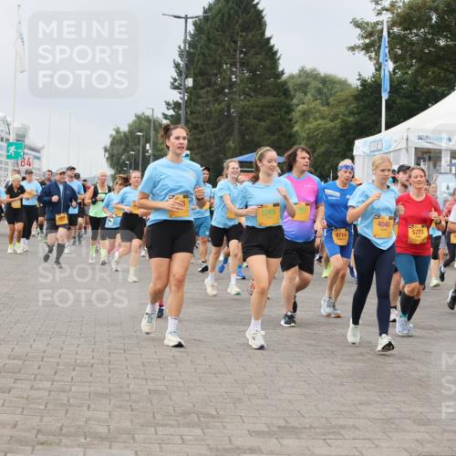13.09.2026 - Kiel Lauf Andreas Tolksdorf http://msf.ph/oto/10411156 13.09.2026 10:01:56 Kiellinie 2265, 063, 8714, 4040, 5723, 2564 meine-sportfotos.de