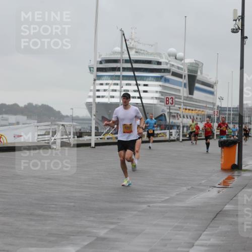 13.09.2026 - Kiel Lauf Andreas Tolksdorf http://msf.ph/oto/10411175 13.09.2026 11:44:08 Kiellinie 4, 5352, 3 meine-sportfotos.de